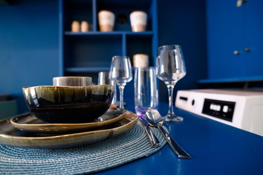 Bluexenia 1 Bedroom Retro Luxury أثينا المظهر الخارجي الصورة