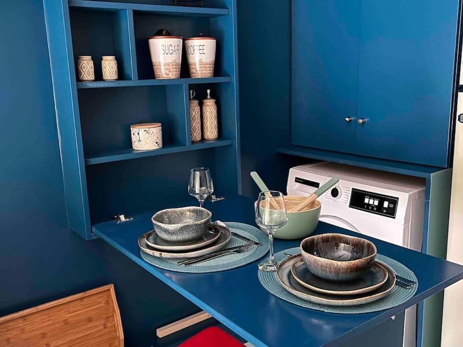 Bluexenia 1 Bedroom Retro Luxury أثينا المظهر الخارجي الصورة